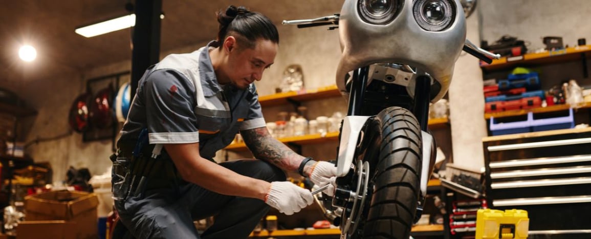Tout savoir sur le code APE / NAF 4540Z : Commerce et réparation de motocycles