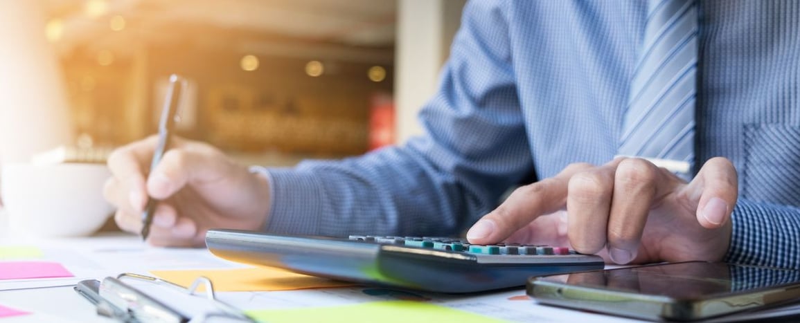 Devenir assistant comptable indépendant : le guide complet