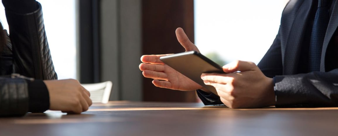 Devenir consultant en recrutement freelance : salaire, formation et statut en 2026