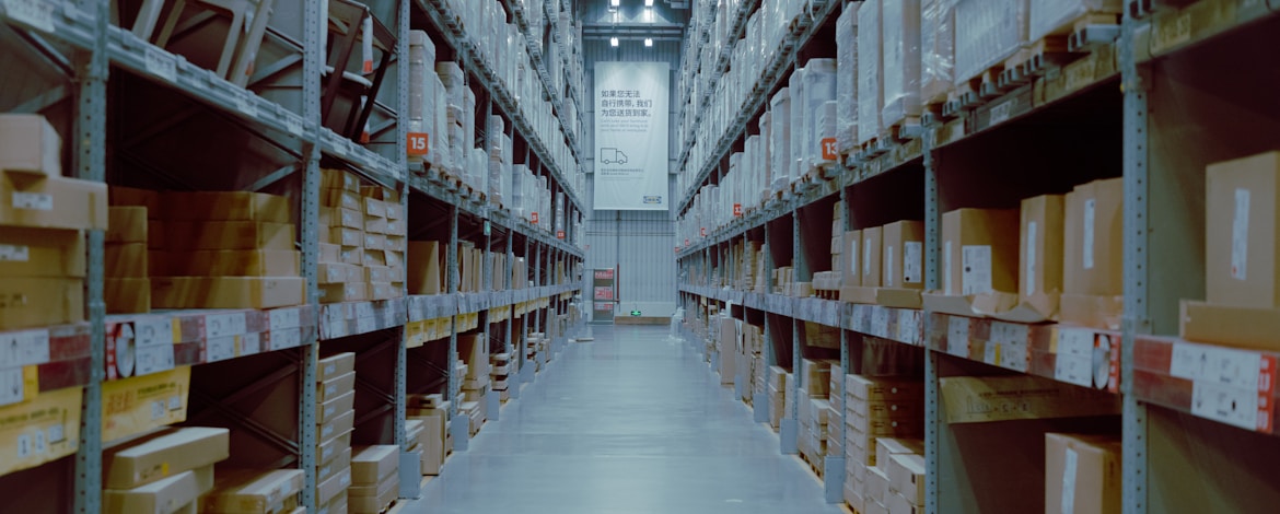 Devenir consultant supply chain freelance : certifications APICS, TJM et code APE 2026