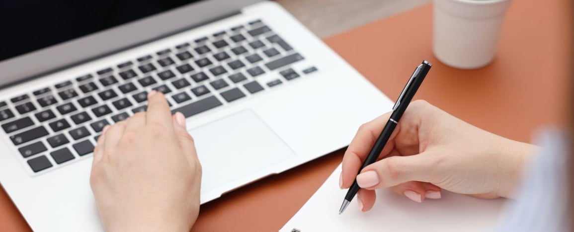 Devenir copywriter freelance : guide complet, tarifs et statut 2026