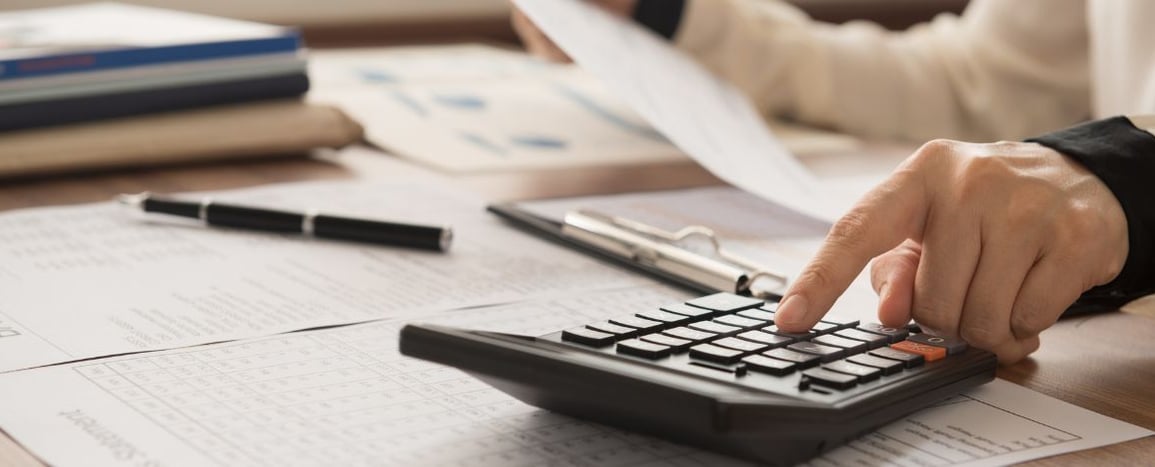 Comment devenir coach financier : formation, tarif et salaire