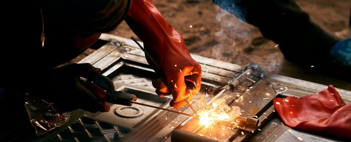 Devenir ferronnier d'art auto-entrepreneur : salaire, formation et démarches