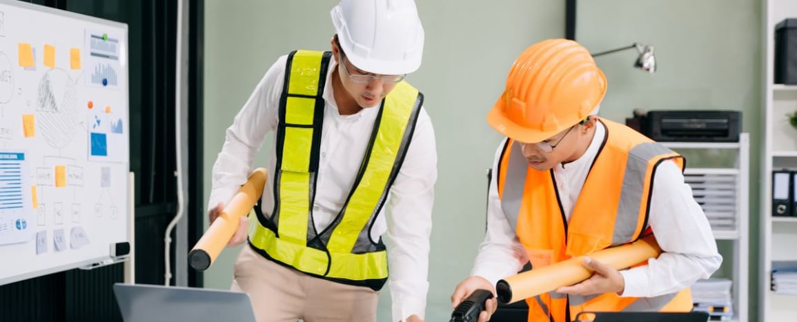 Devenir façadier en auto-entrepreneur : décennale, RGE et salaire