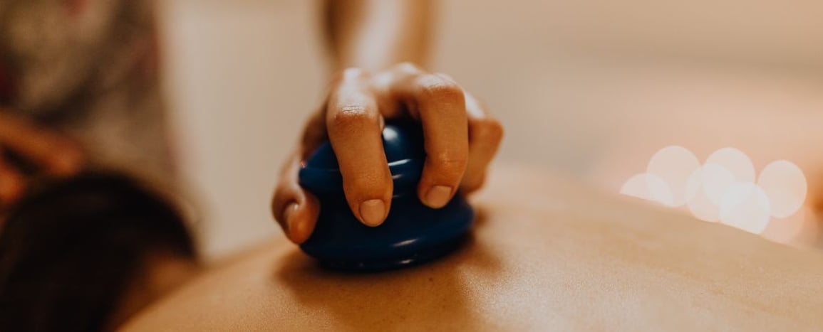 Devenir masseur bien-être auto-entrepreneur : formation, tarifs et réglementation