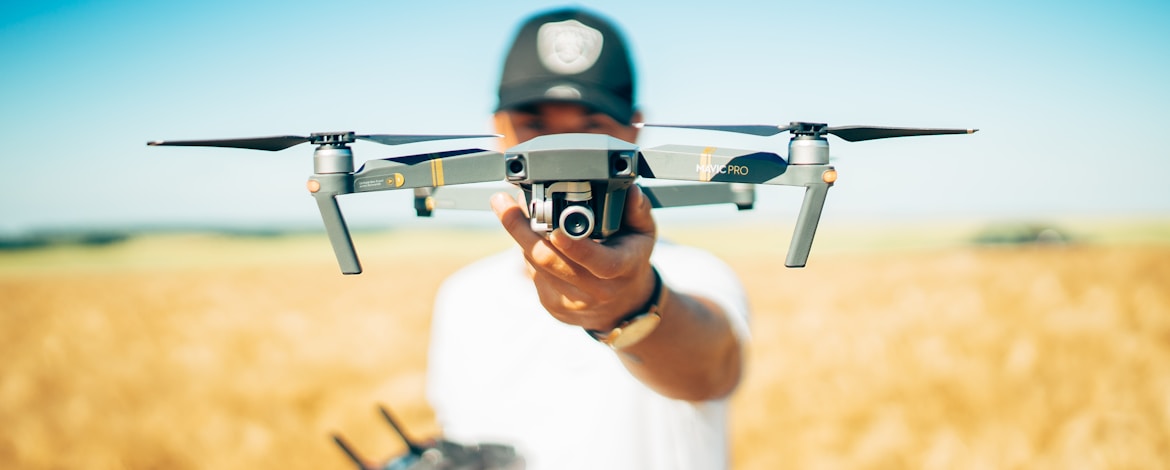 Devenir pilote de drone professionnel : guide complet