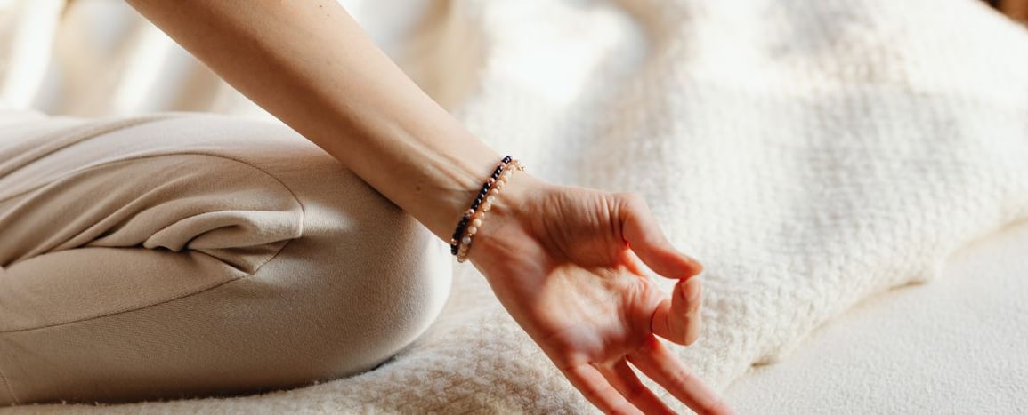 Devenir professeur de yoga indépendant : le guide complet