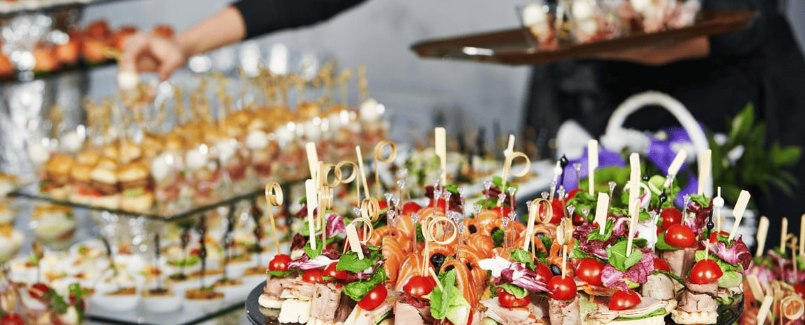 Devenir traiteur à domicile en auto-entrepreneur : guide complet